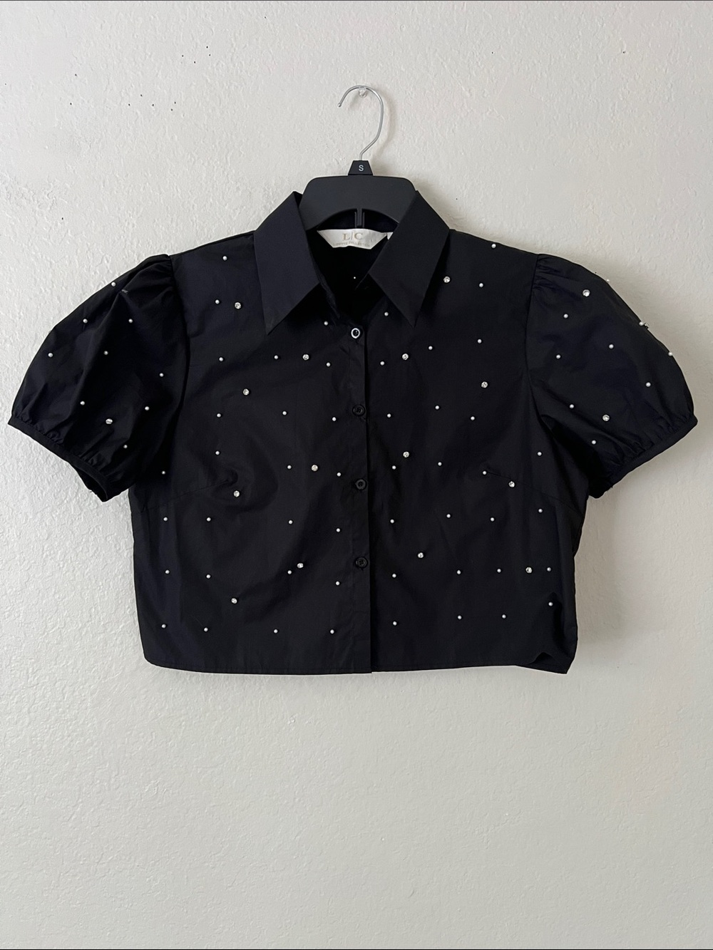 Like New! Lizette Collection Cropped Black Puff Sleeve Button-Up Pearl/Jewels L